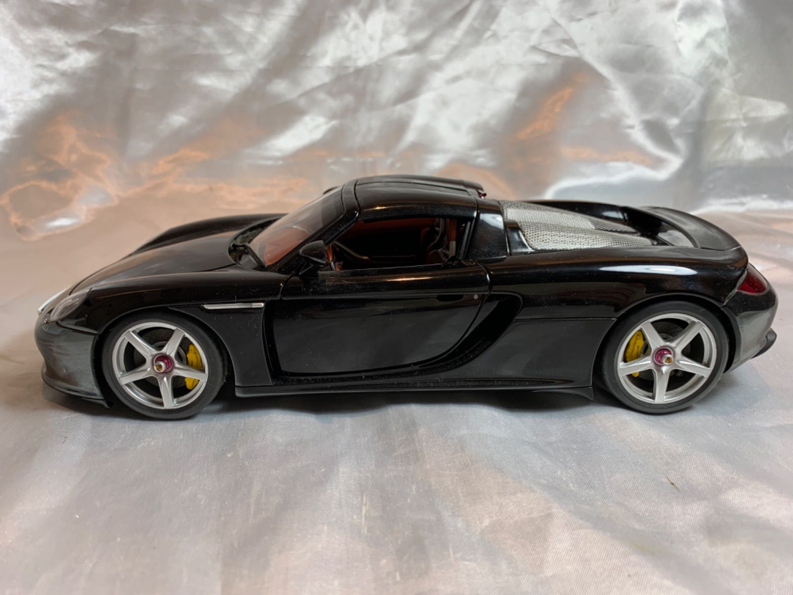134.☆値下げしました☆ポルシェ カレラ GT オートアート 1/18