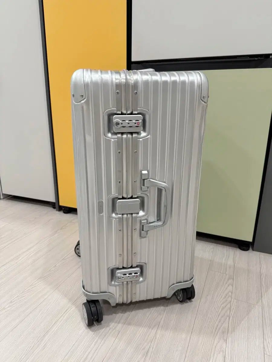 RIMOWA リモワ トパーズ キャリーケース キャリーバッグ 四輪 32l