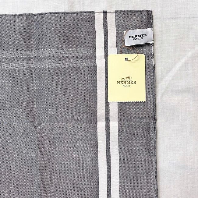 【新品未使用】HERMES ハンカチ グレー エルメス ハンカチ グレー ホワイト タグ付き 未使用 美品