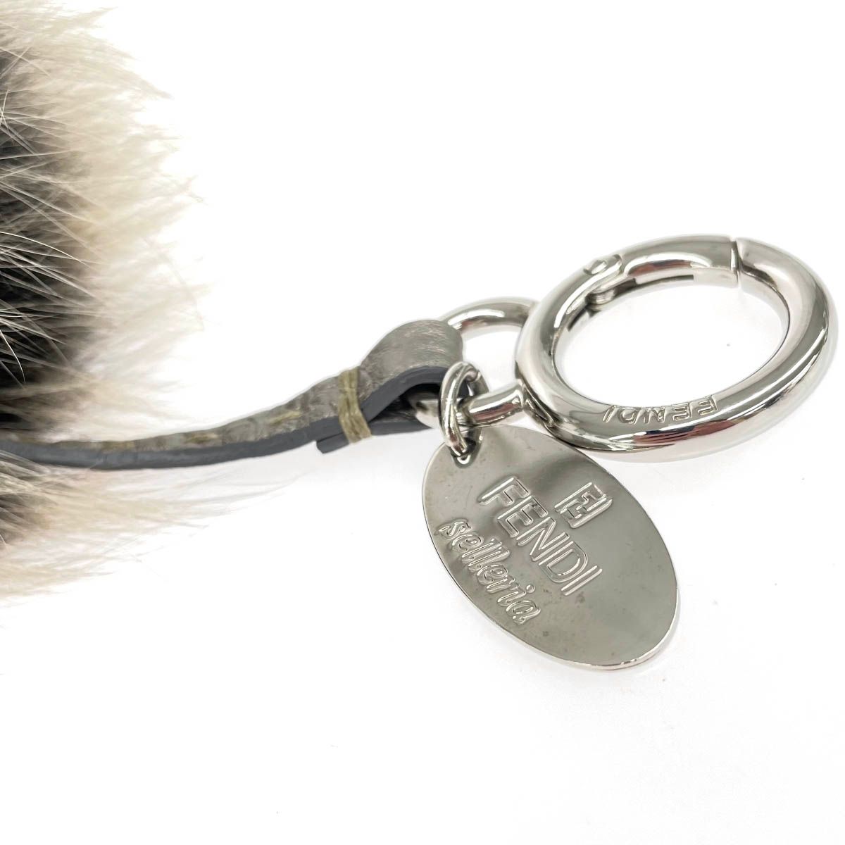 フェンディ セレリア ポンポン チャーム ブラックベージュ 良好 FENDI フェンディ セレリア ポンポン チャーム ブラック×ベージュ