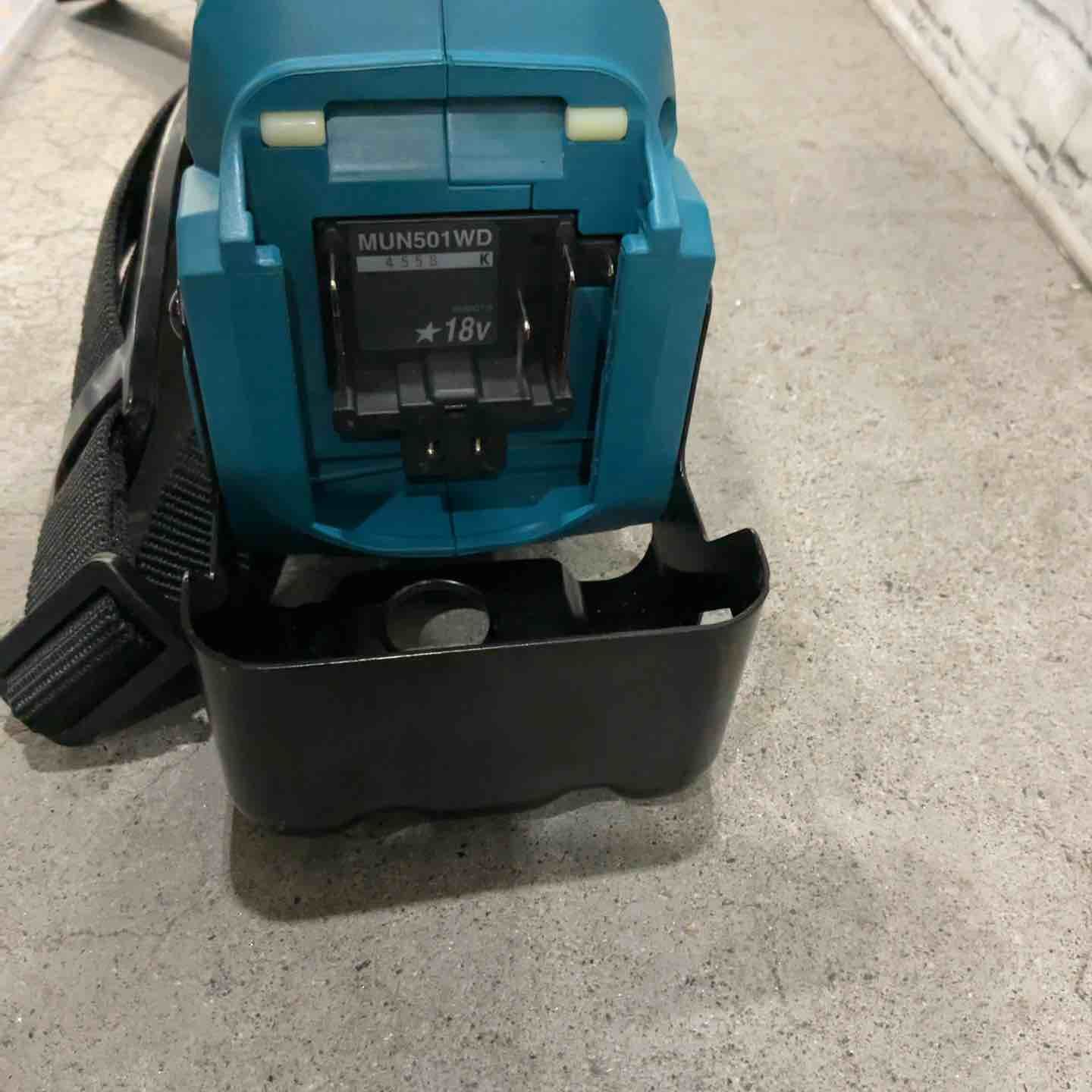 コードレスポールヘッジトリマー