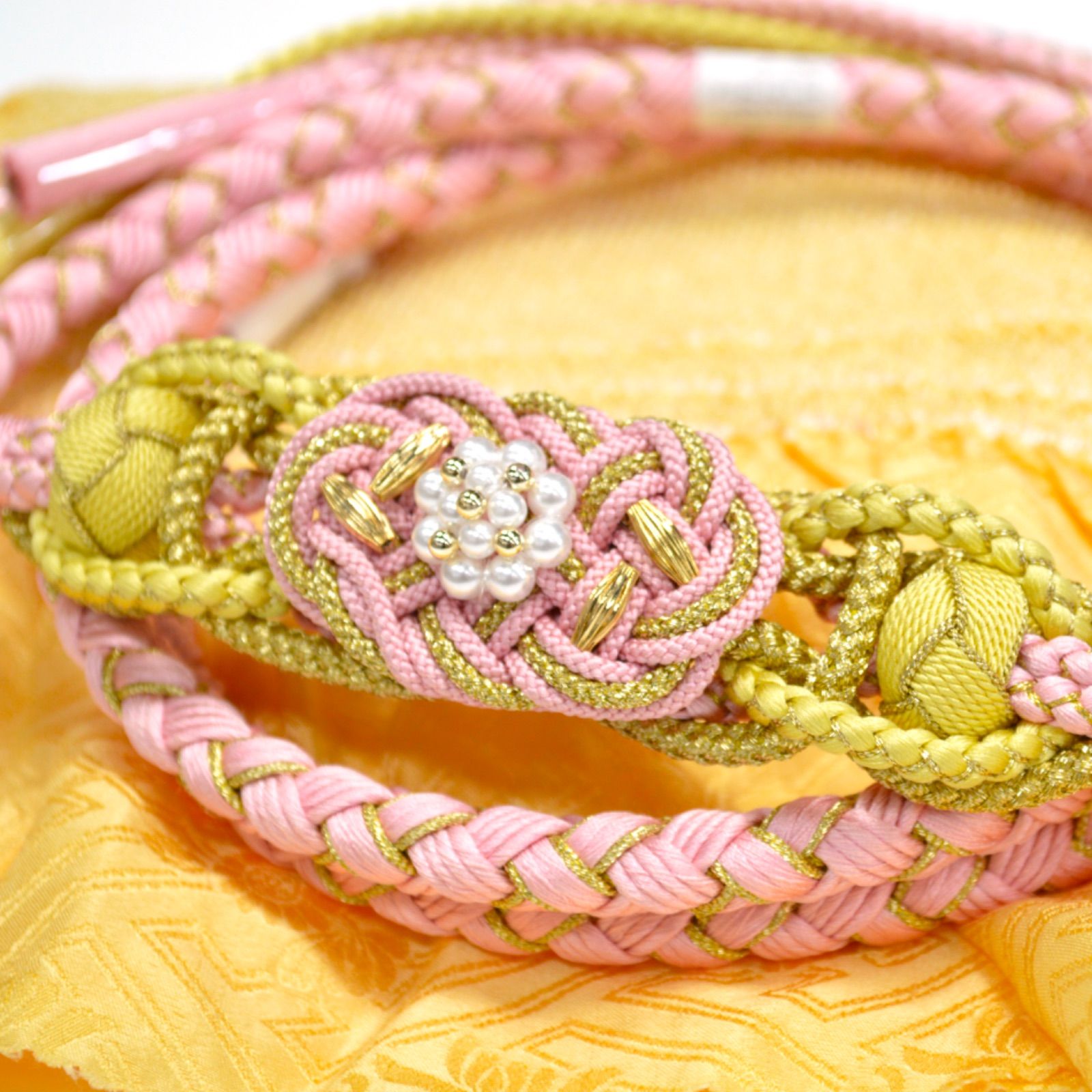 美品》正絹 振袖フルセット SS〜Mサイズ 成人式 金駒刺繍 黒地 古典 