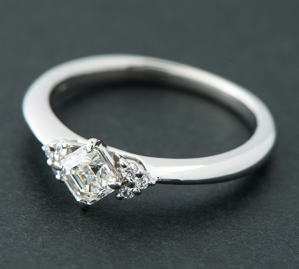 ダイヤモンド　リング ロイヤル アッシャー ダイヤモンド リング 0.33CT ロイヤル