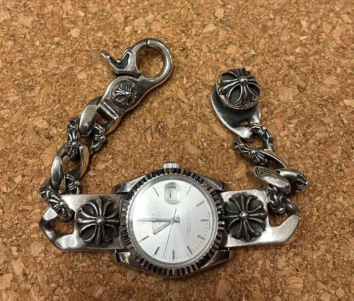 シルバー＆ブラス時計 - DEEP ZONE｜本物を知るすべての男たちへ贈る