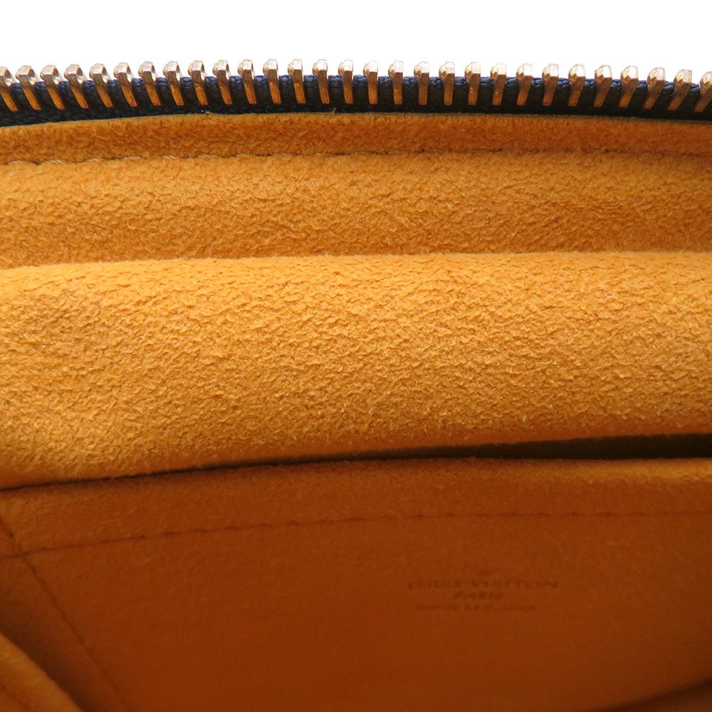 ウエストポーチ