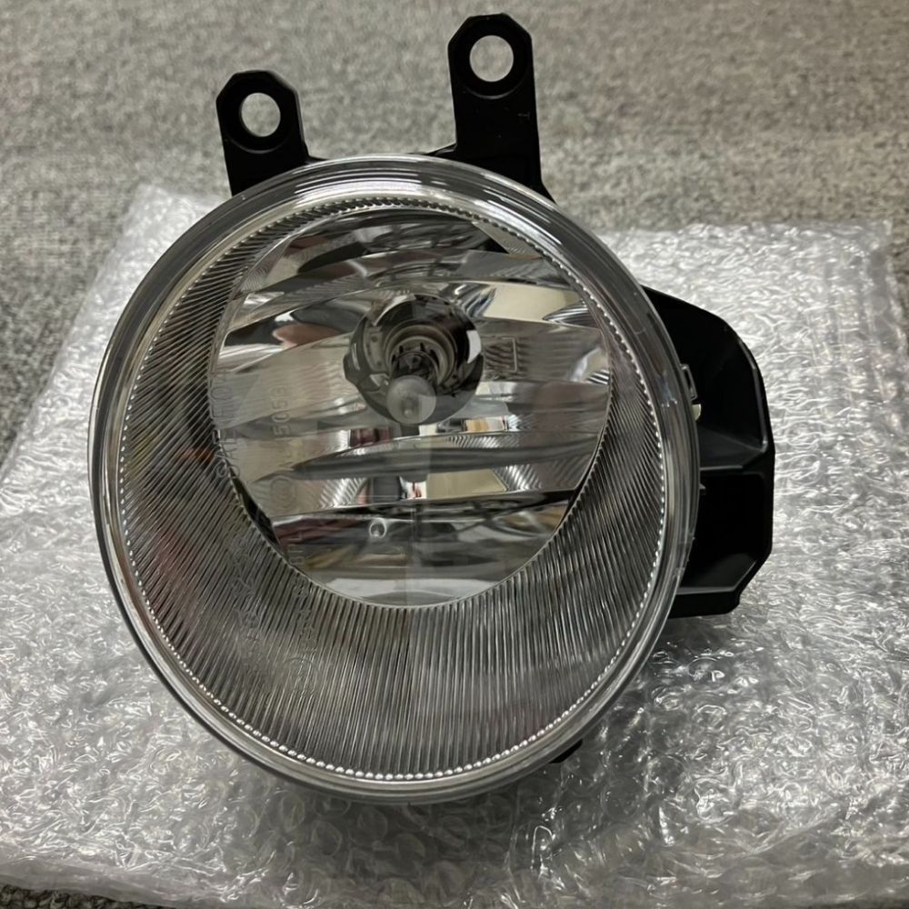トヨタ 純正 TOYOTA 正規 フロント フォグランプ RH 右 運転席 ヴォクシー ZRR8 ZWR80 ノア ZRR8 80系 前期初期 パーツ エンジン タイヤ カスタム