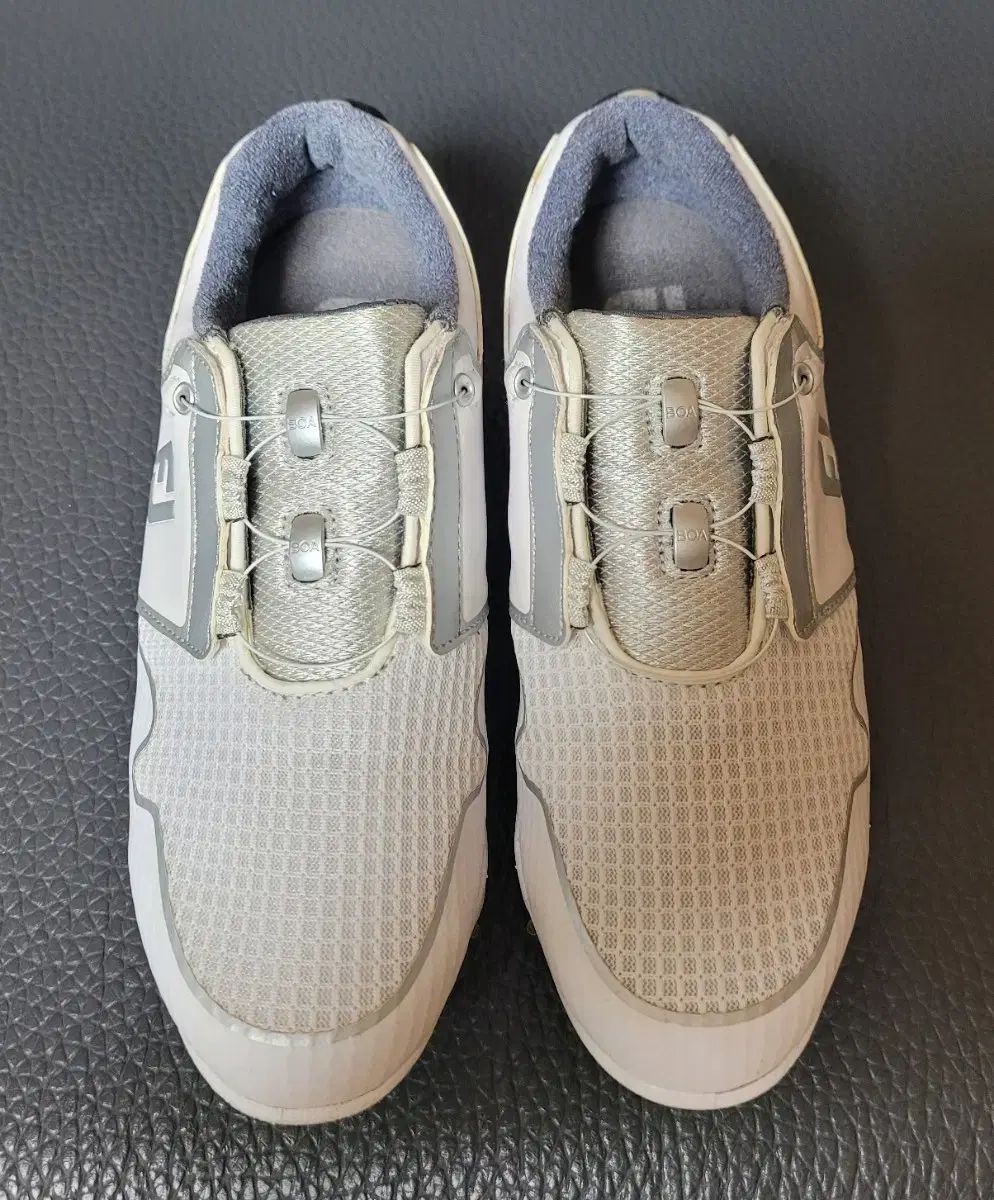 ゴルフシューズ ボア