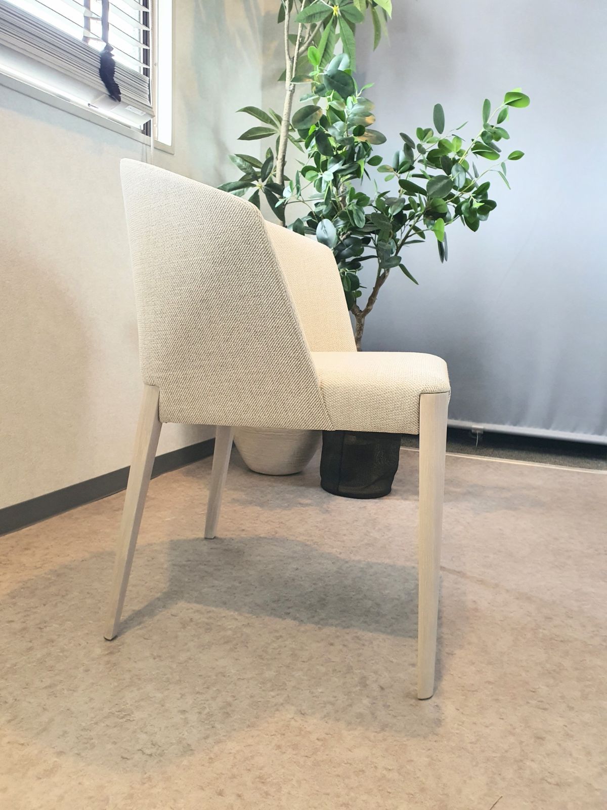 arflex ダイニングチェア FLUTE グレー 木目 arflex】アルフレックス