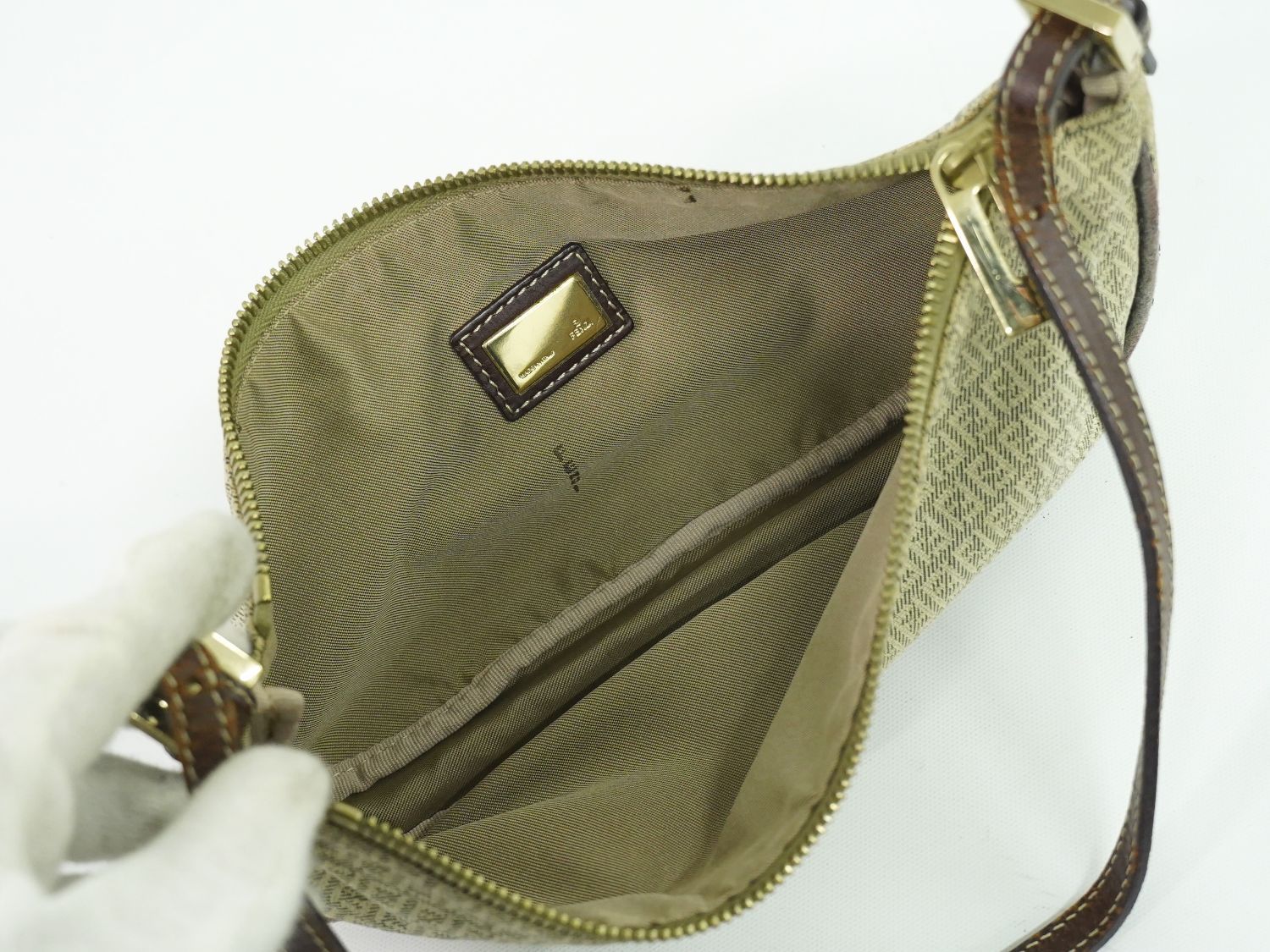 本物 フェンディ FENDI ズッキーノ アクセサリーポーチ ポーチ