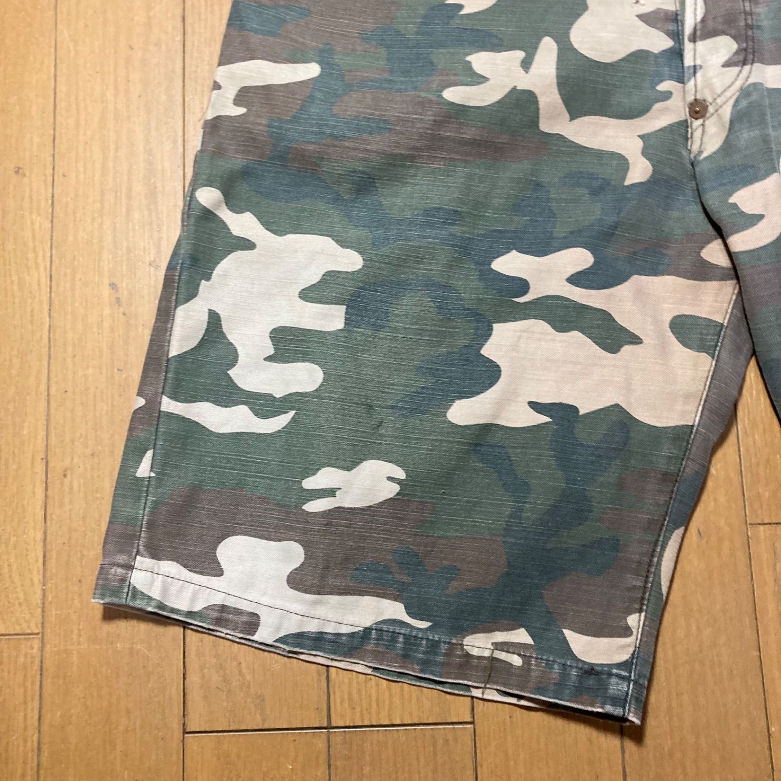 evisu迷彩柄 ショートパンツ サイズ32(中古)【明日取り下げ予定】 EVISU ショート パンツ 迷彩 エヴィス ハーフパンツ - メルカリ