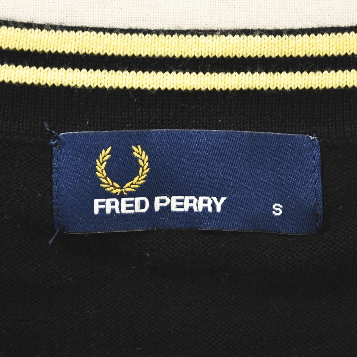 【美品】FRED PERRY フレッドペリー カーディガン 月桂樹刺繍 ブラック 美品】 フレッドペリー FRED PERRY 月桂樹刺繍 コットンニット V