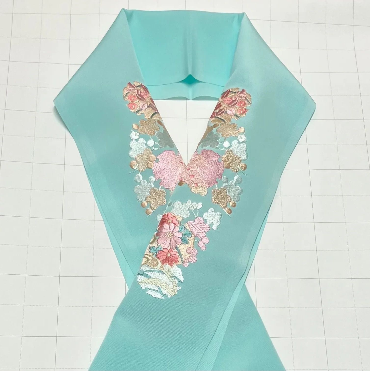 ≪花ラブリ≫WK803 刺繍半衿 雪輪 梅 花 はな 植物 水色 ライトブルー ピンク系 オレンジ系 式典 成人式 卒業式 和装 和服 刺繍 ししゅう シルドール テイジン 千草織