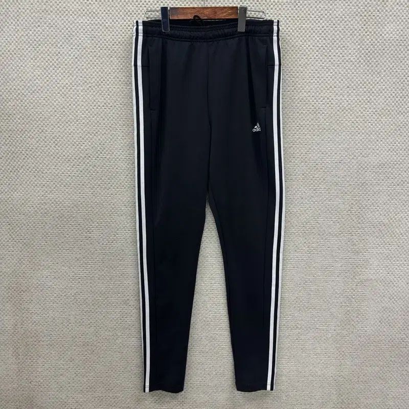 アディダス ヨーロッパ 刺繍ロゴ トラックパンツ adidas(アディダス) 刺繍ロゴ トラックパンツ XL D08517 - メルカリ