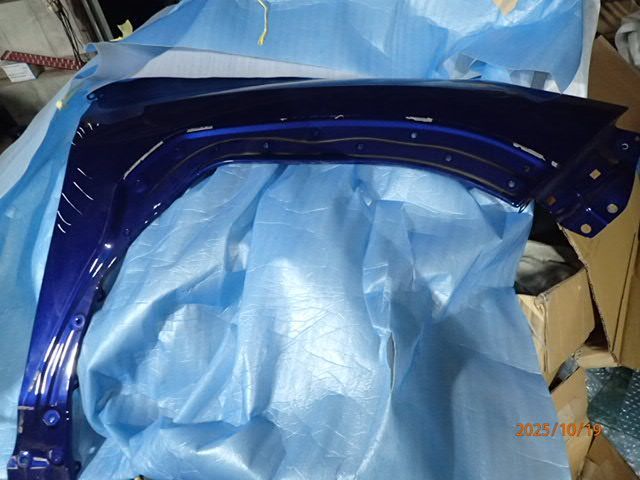クロストレック GUD GUE フェンダー 右 ブルーM