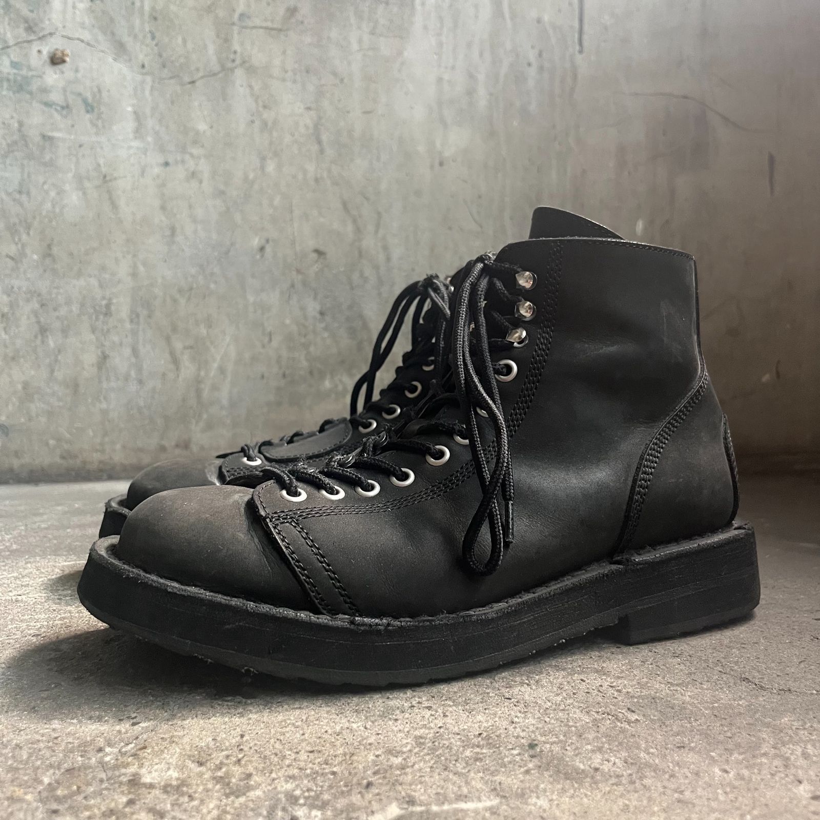 REGULATION Yohji Yamamoto 黒バイカーブーツ　靴ひも欠損 REGULATION Yohji Yamamoto 24aw MAT SMOOTH LEATHER ZIP BIKER