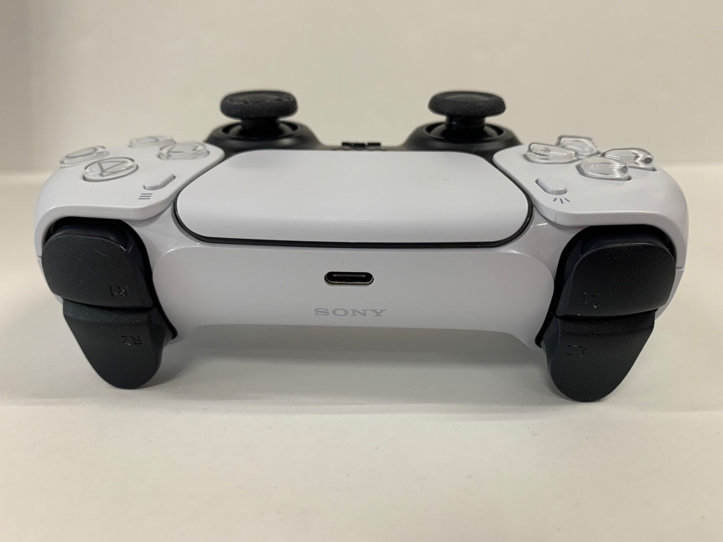 25.SONY PlayStation5 CFI-1200A01（箱なし・PS5用カバー付き