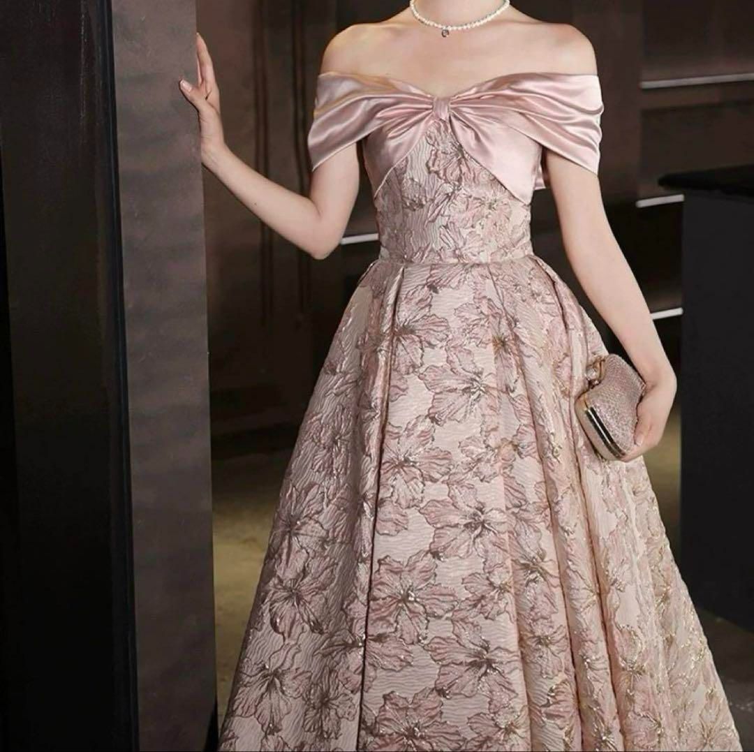 リボンのデザインと花柄が可愛い オフショルイブニングドレス - メルカリ