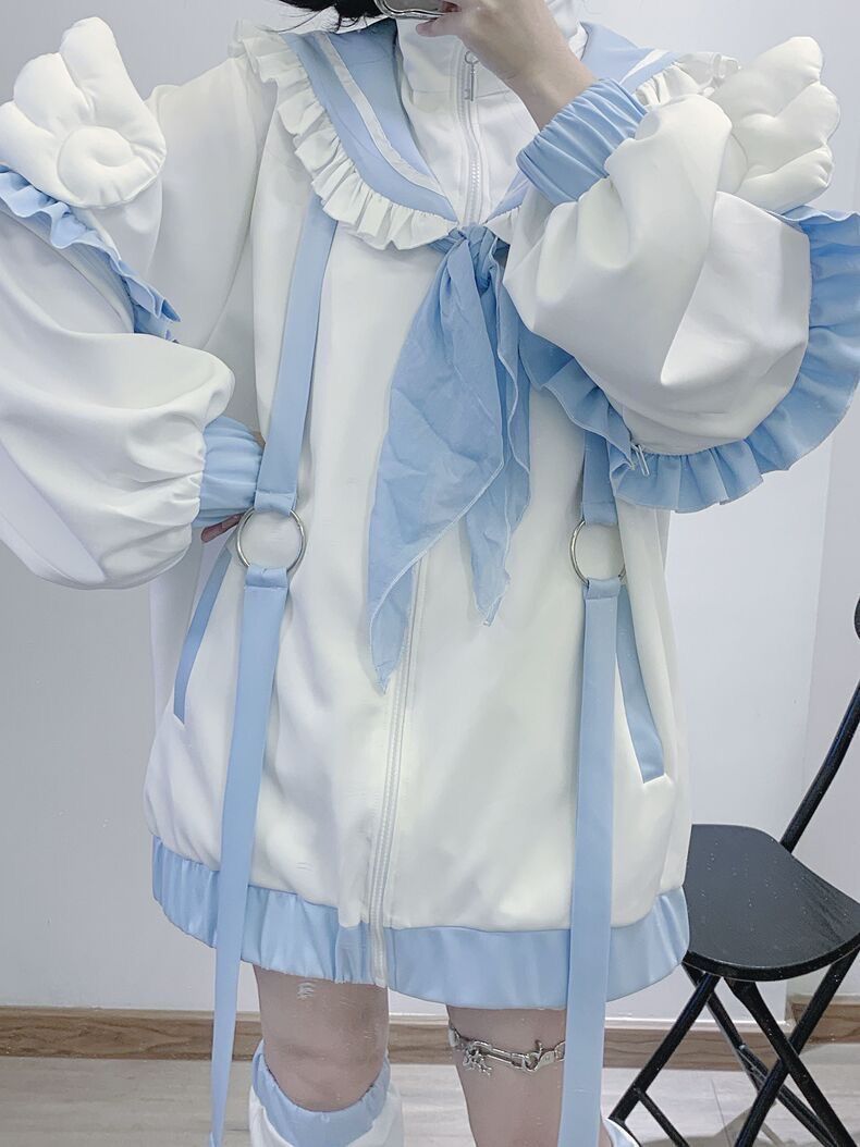 天使界隈 サブカル オーバーサイズ 大きめ ゆったり 原宿 渋谷 10代 ファッション 人気 ジャージ 水色界隈 白 パステルブルー