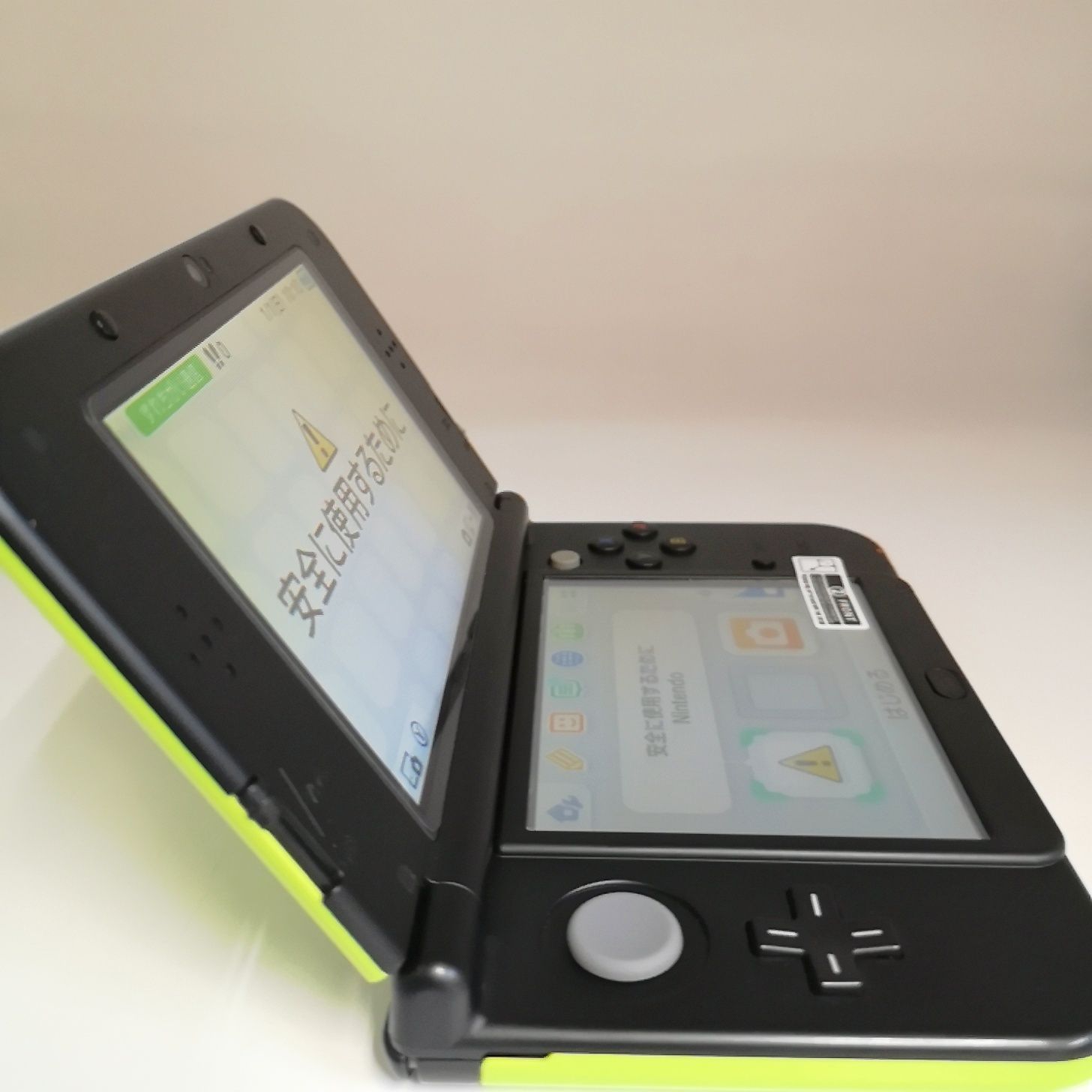 上下IPS液晶 Newニンテンドー3DS LL ライム×ブラック 【公式通販】