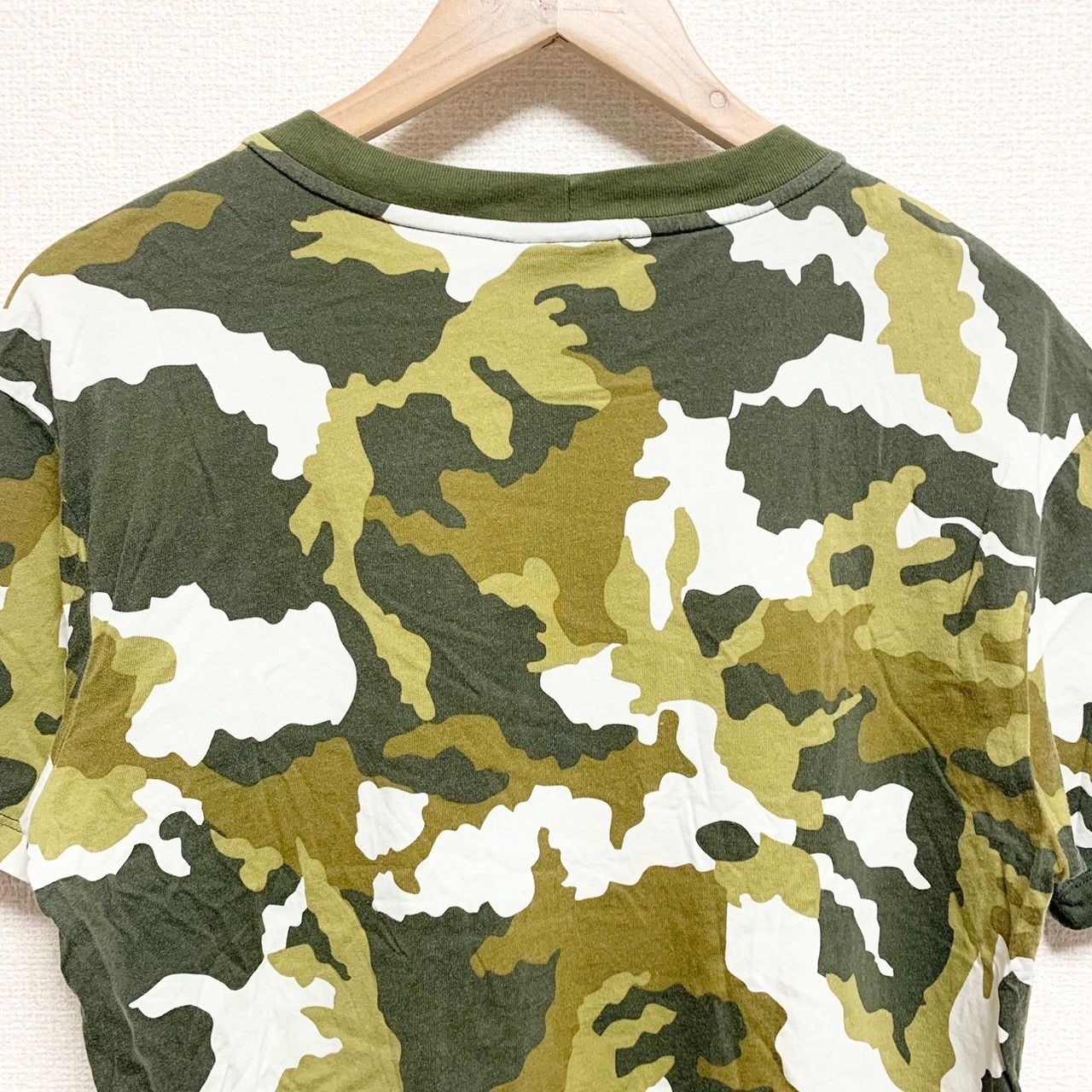 w^)b NIKE ナイキ 迷彩 カモフラ カーキ Tシャツ レディース M