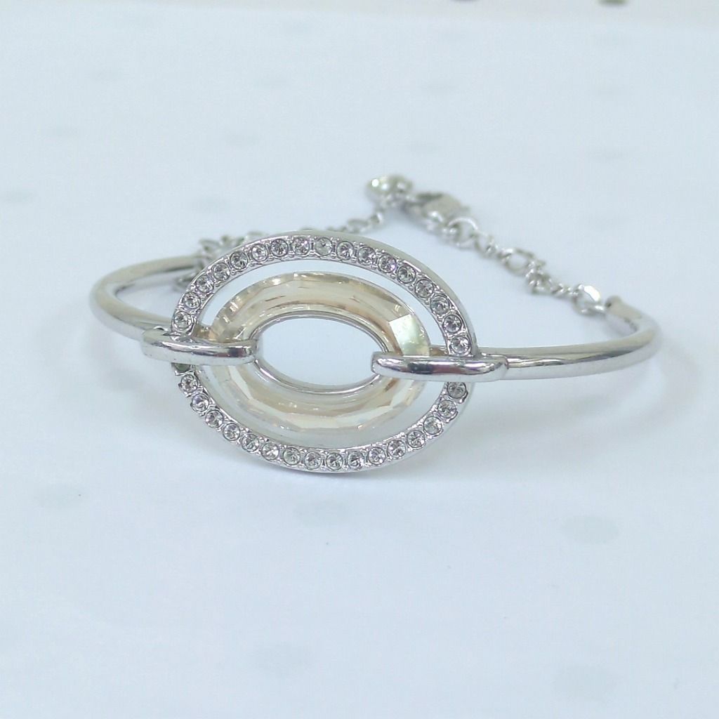 SWAROVSKI スワロフスキー バングル ブレスレット シルバー】SWAROVSKI