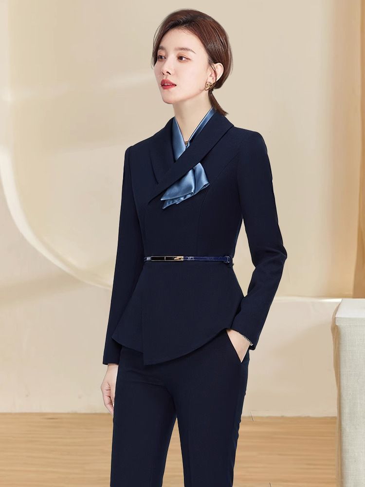 女性