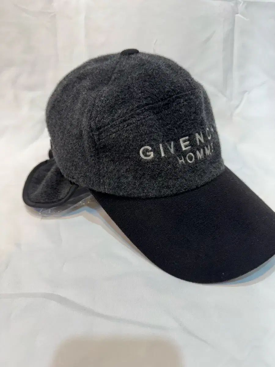 Givenchy ジバンシィ 90s ウール ボールキャップ