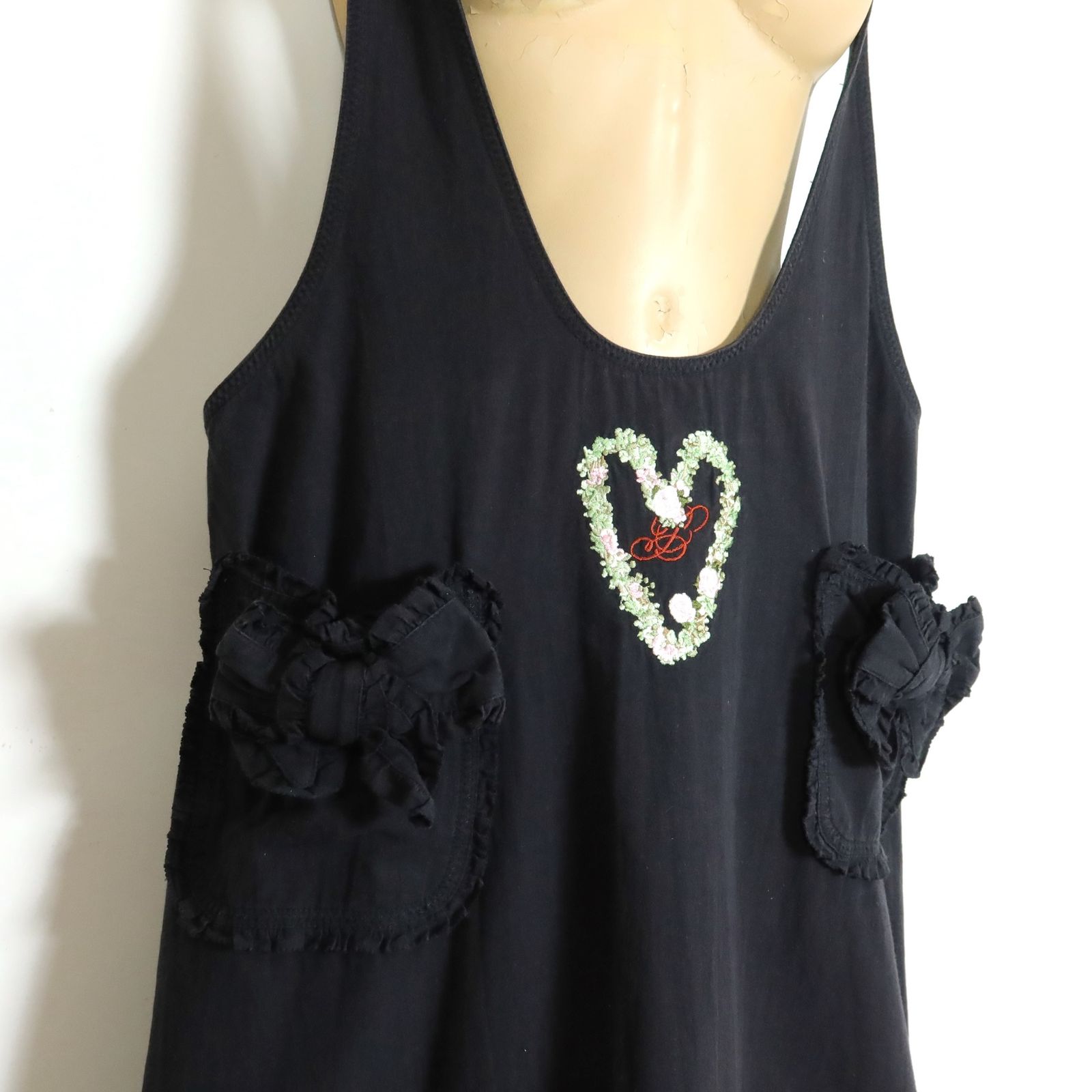 ピンクハウス☆リボン付き♪ジャンスカ風エプロン 黒系 ロゴとお花の