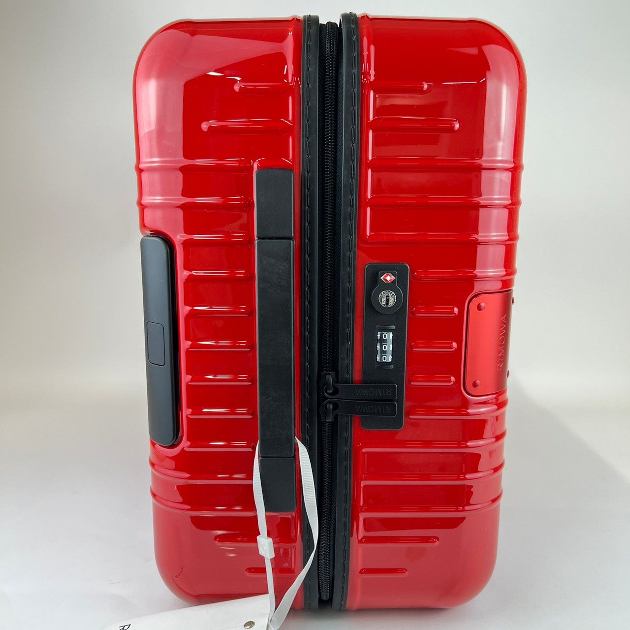 極美品 RIMOWA リモワ Essential Lite エッセンシャルライト 59L Red レッド　Polycarbonate　ポリカーボネート キャリーバッグ　スーツケーススーツケース/キャリーバッグ