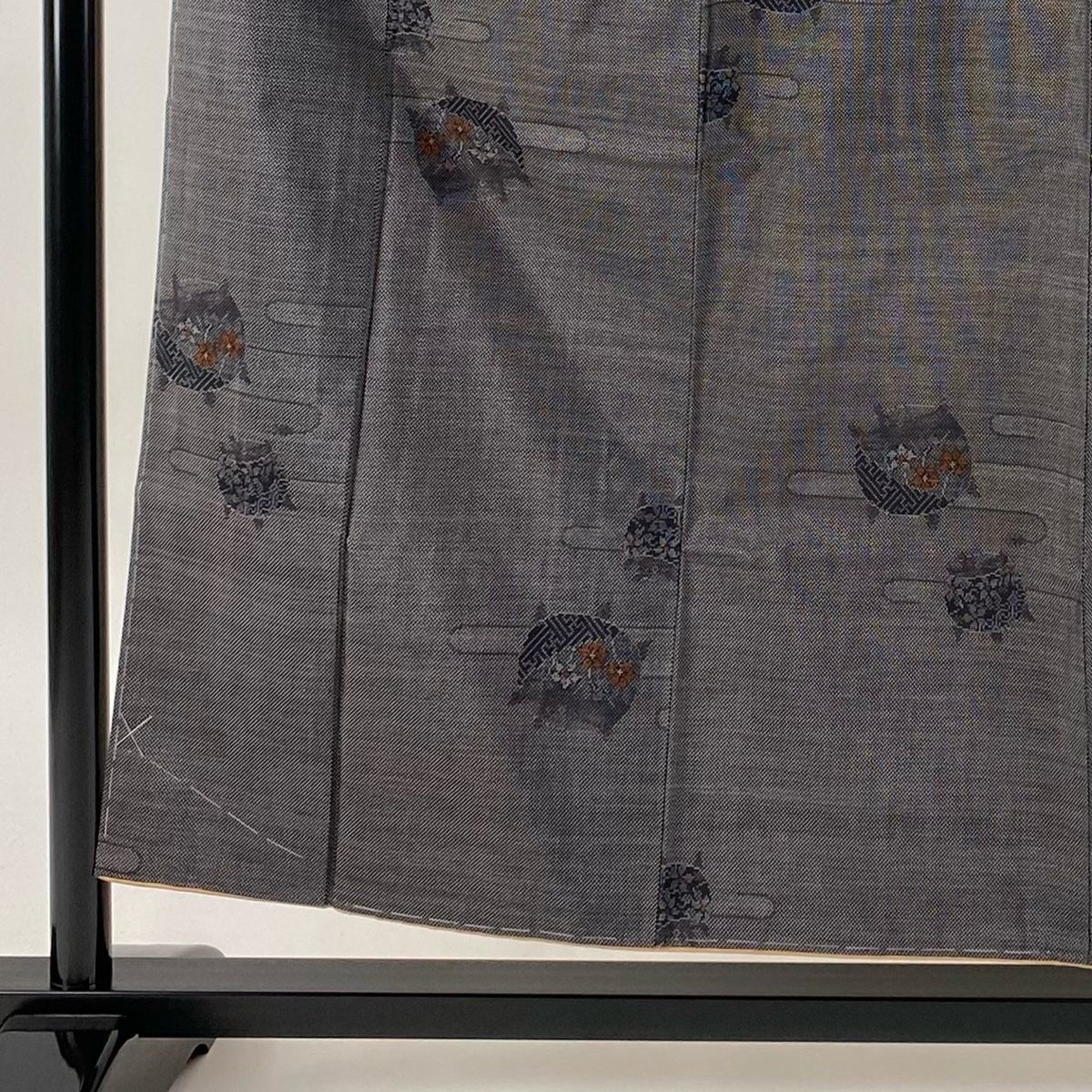 大島紬 身丈155cm 裄丈64cm M 袷 証紙 糸巻き ヱ霞 墨色 正絹 秀品