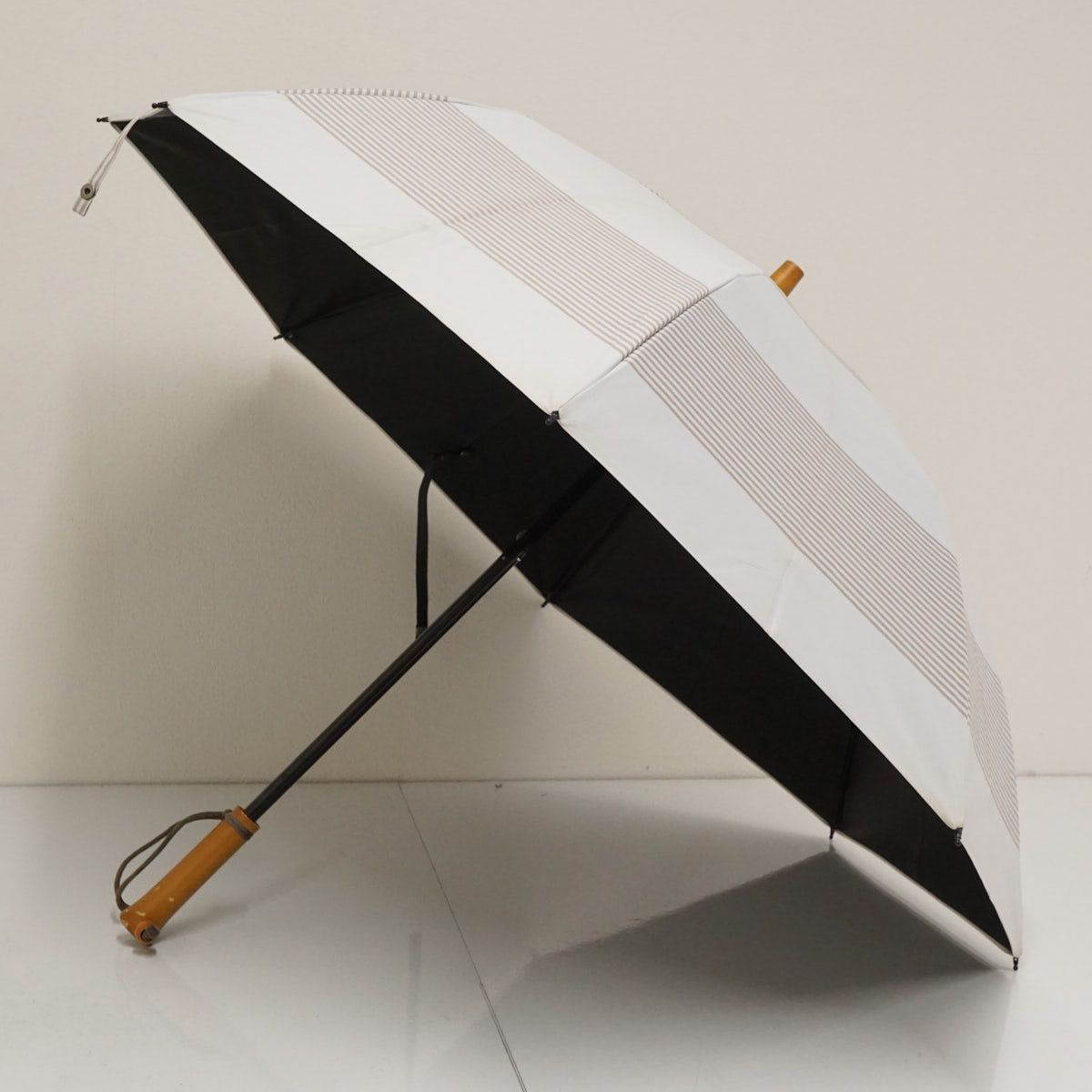 未使用品 SUN BARRIER 100 サンバリア 日傘 折りたたみ 完全遮光 3段折 / コンビ | 完全遮光日傘｜サンバリア100