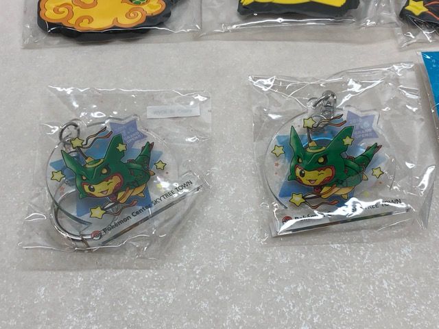 レックウザポンチョを着たピカチュウ ポケモンセンター スカイツリータウン オープン記念グッズまとめ売り【P1815-008】110 レックウザポンチョを着たピカチュウ ポケモンセンター スカイ