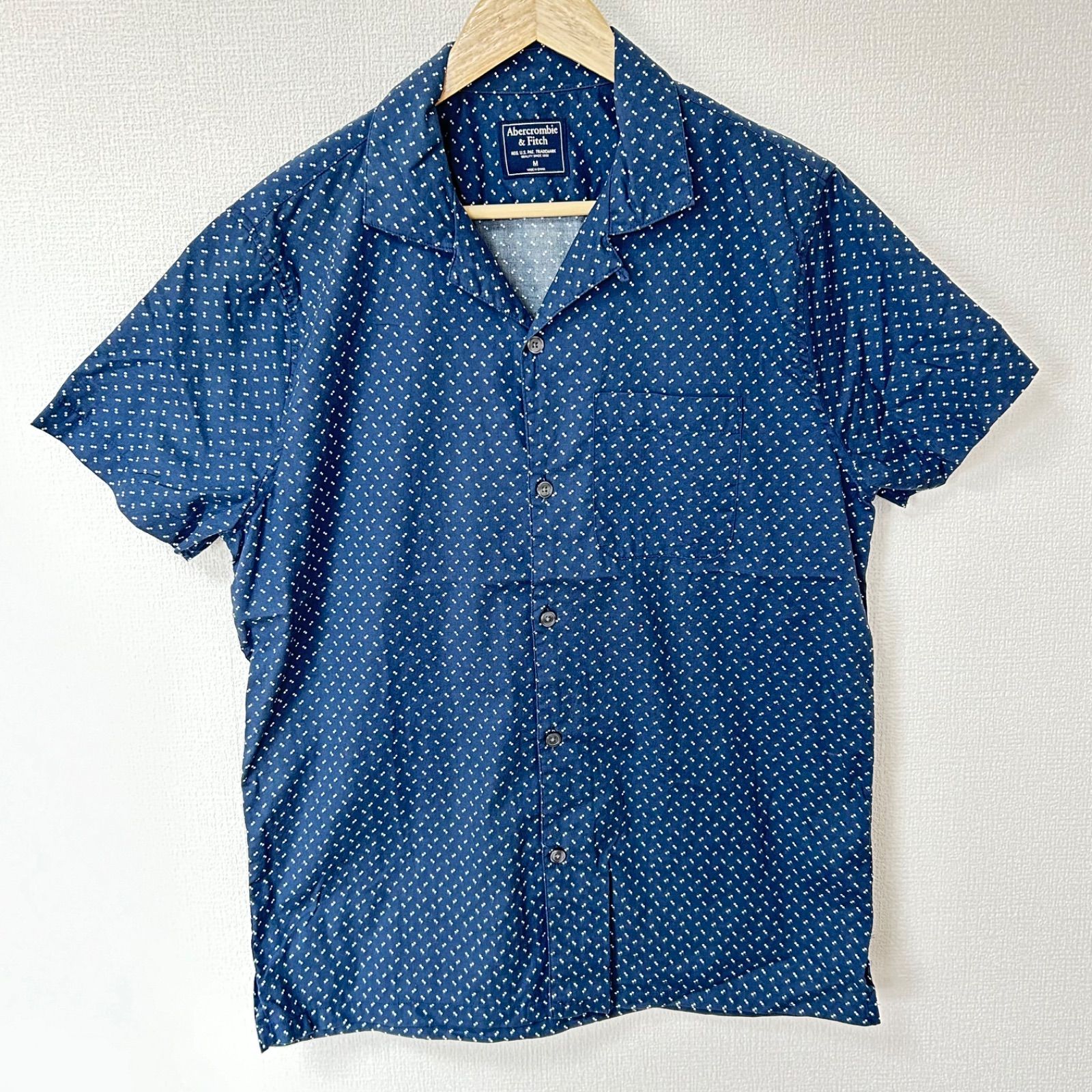 (^w^)b Abercrombie＆Fitch アバクロンビー＆フィッチ 半袖シャツ コットン 綿100% ドット柄 開襟 オープンカラー アメカジ ラフ リラックス デイリー タウンユース ネイビー 紺 メンズ サイズM