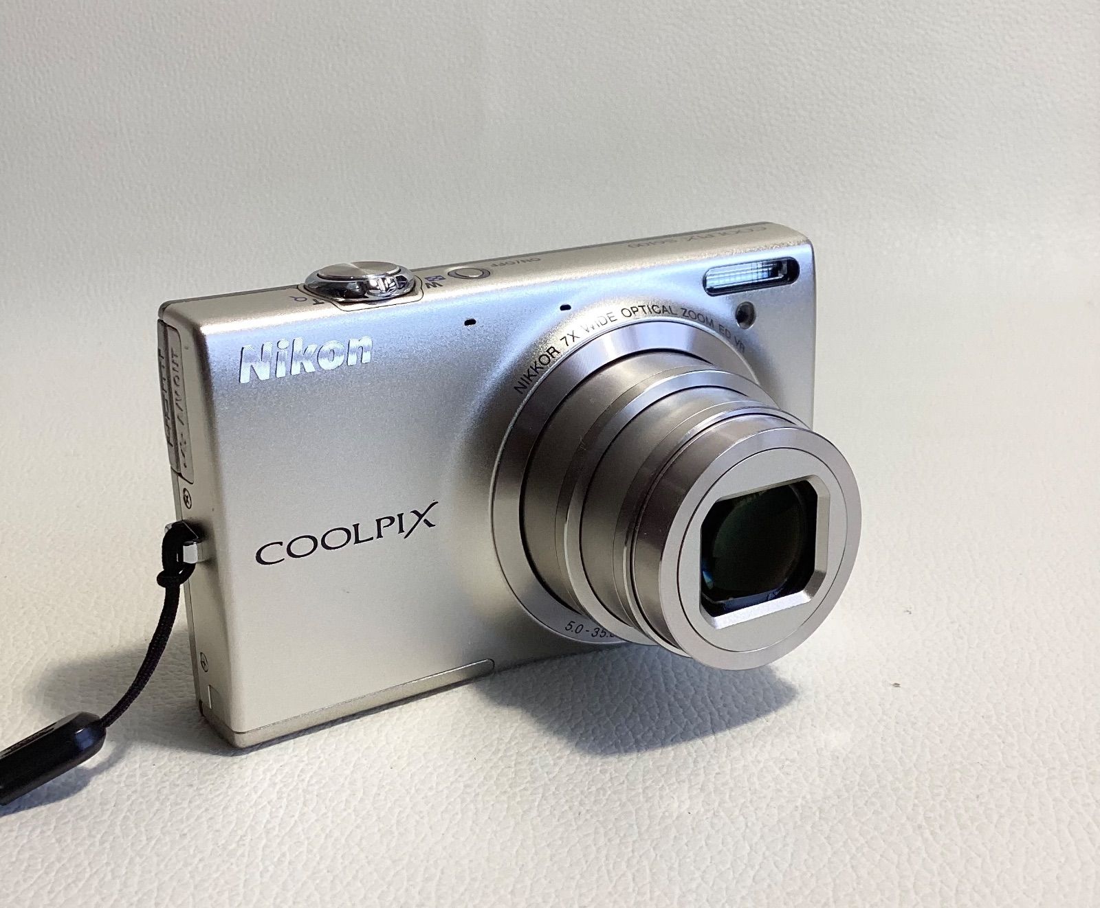 美品】NikonデジタルカメラCOOLPIX S6100 シャンパンシルバー