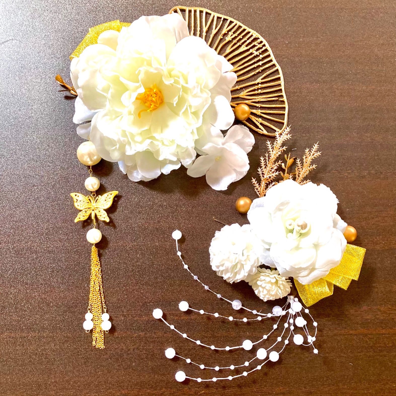 豪華な特大パール蝶々簪♥︎ホワイト白ピオニー♥︎金箔★結婚式髪飾り♥︎成人式髪飾り 豪華な特大パール蝶々簪と特大ピオニー髪飾りセット♪金箔付き