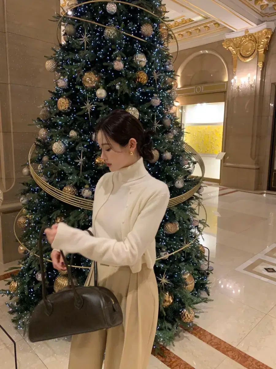 AUBEZEST ウール 100 ニット カーディガン セット アイボリー WWW_MORNINGWALKER_COM