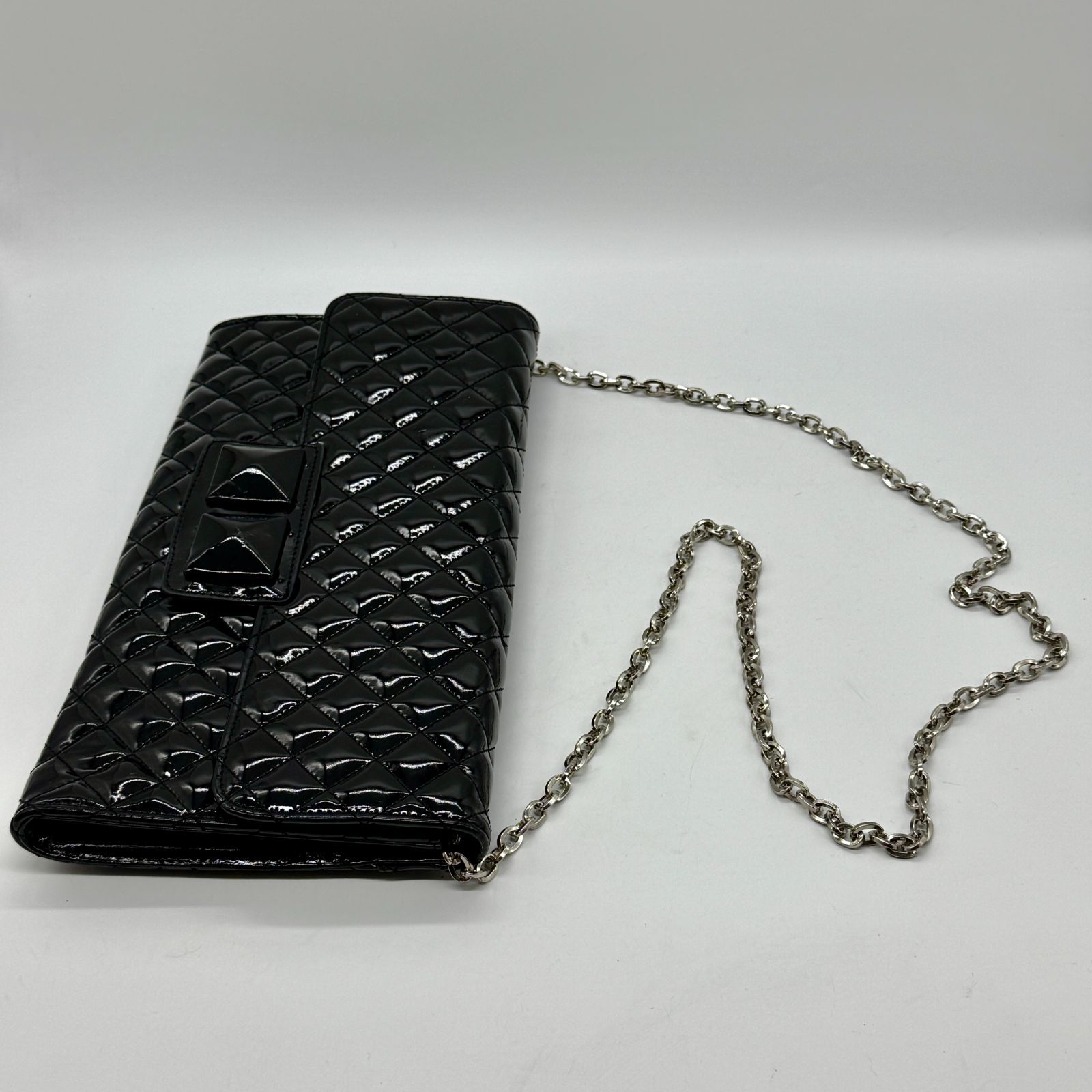 ZARA チェーンショルダーバッグ ブラック エナメル クラッチ