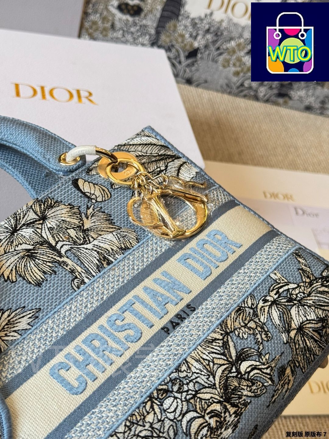 今日特価】Dior Lady D-Lite 刺繍バッグ スターズ同款 24cm 斜め