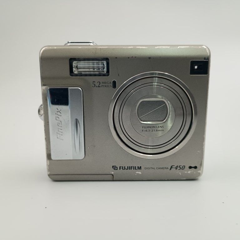 FUJIFILM Finepix F450 シルバー コンパクトデジタルカメラ 〇