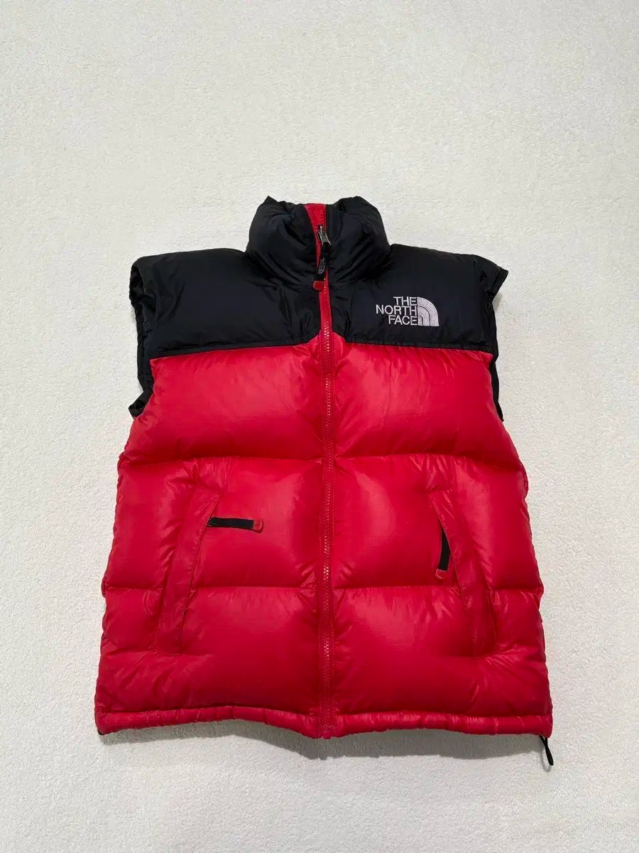 THE NORTH FACE(ザノースフェイス) 700 Nuptse(ヌプシ) ダウン THE NORTH FACE(ザノースフェイス) 700 Nuptse(ヌプシ) ダウン