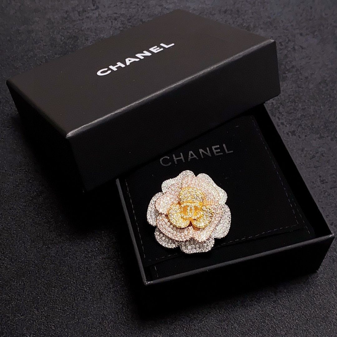 CHANEL シャネル グラデーションラインストーン フラワーデザイン ブローチ