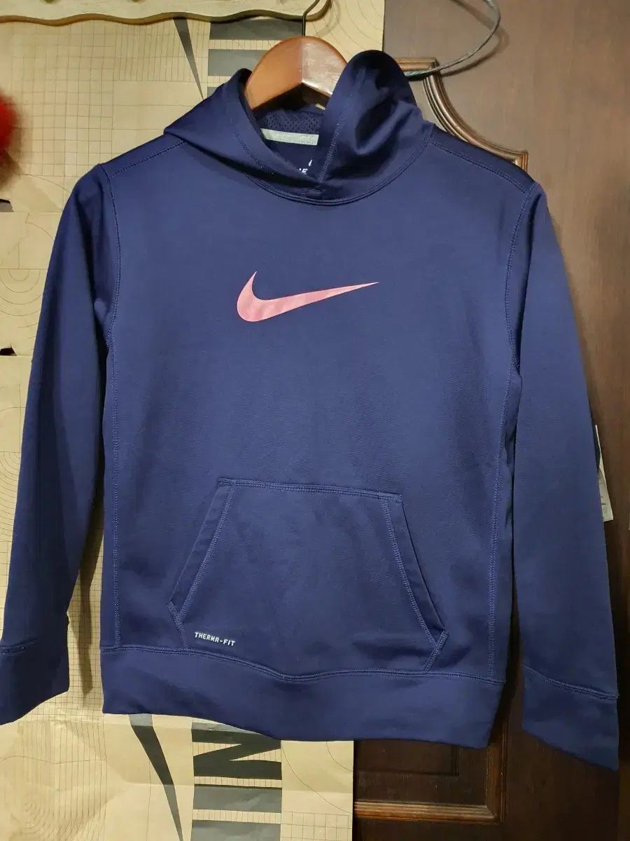 NIKE(ナイキ) スマ フィート フード 155 76 new フーディー パーカー スポーツ トレーニング パジャマ レディース