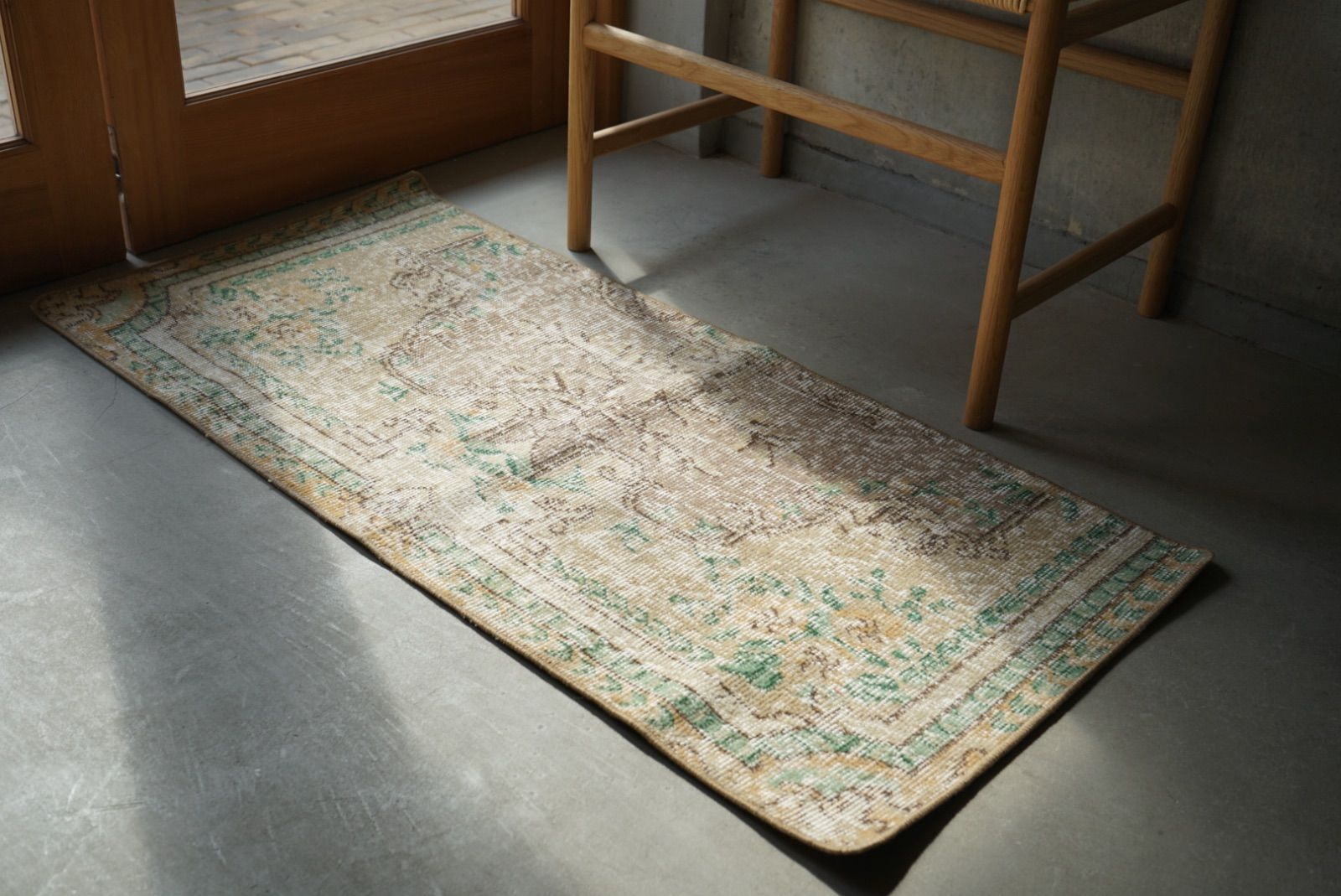 トルコ ヴィンテージラグ ベージュ フローラル ブラウン107.5×211