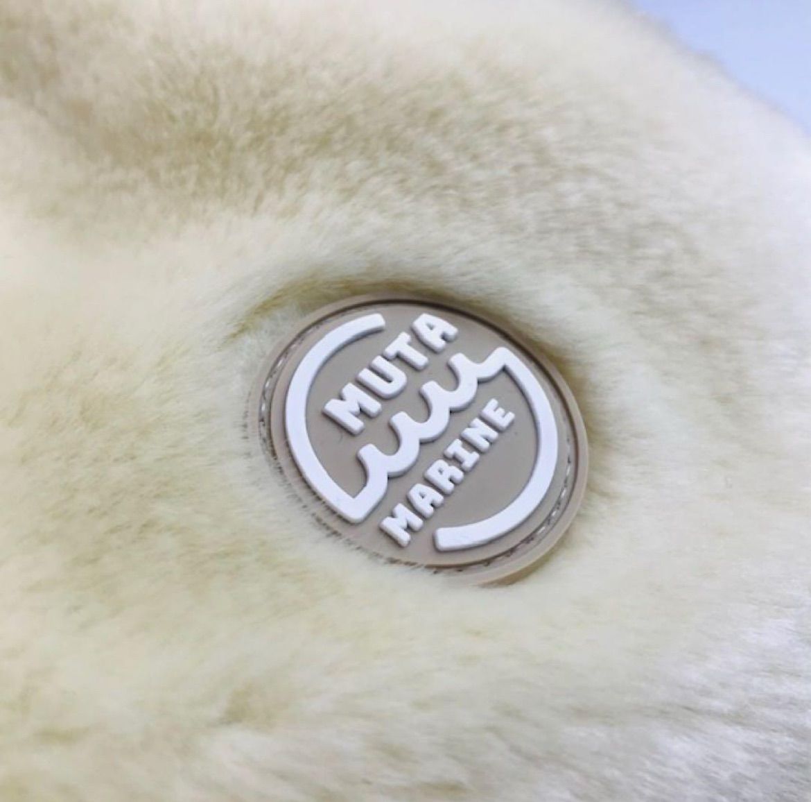 【正規商品】 muta ムータ レディース パイル地ビックアイコンデザイン ラバーワッペン メタル8ジッププル付き ダブルジップ エコファー ベスト 2 レディースウェア レディースゴルフ カジュアル 秋冬物 ゴルフ ムートン アウター 【おすすめ特集】