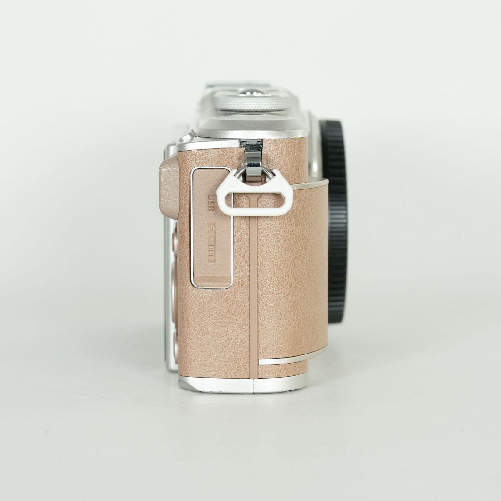 OLYMPUS PEN E-PL9 ブラウンボディー　シャッター数6730回！ OLYMPUS PEN E-PL9 ブラウンボディー シャッター数6730回！