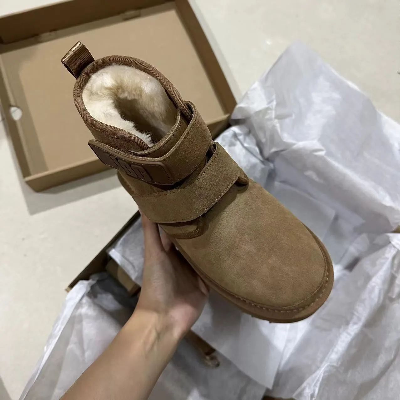 UGG 厚底ブーツ ブーツ (新品未使用)アグ ブーツ ムートンブーツ