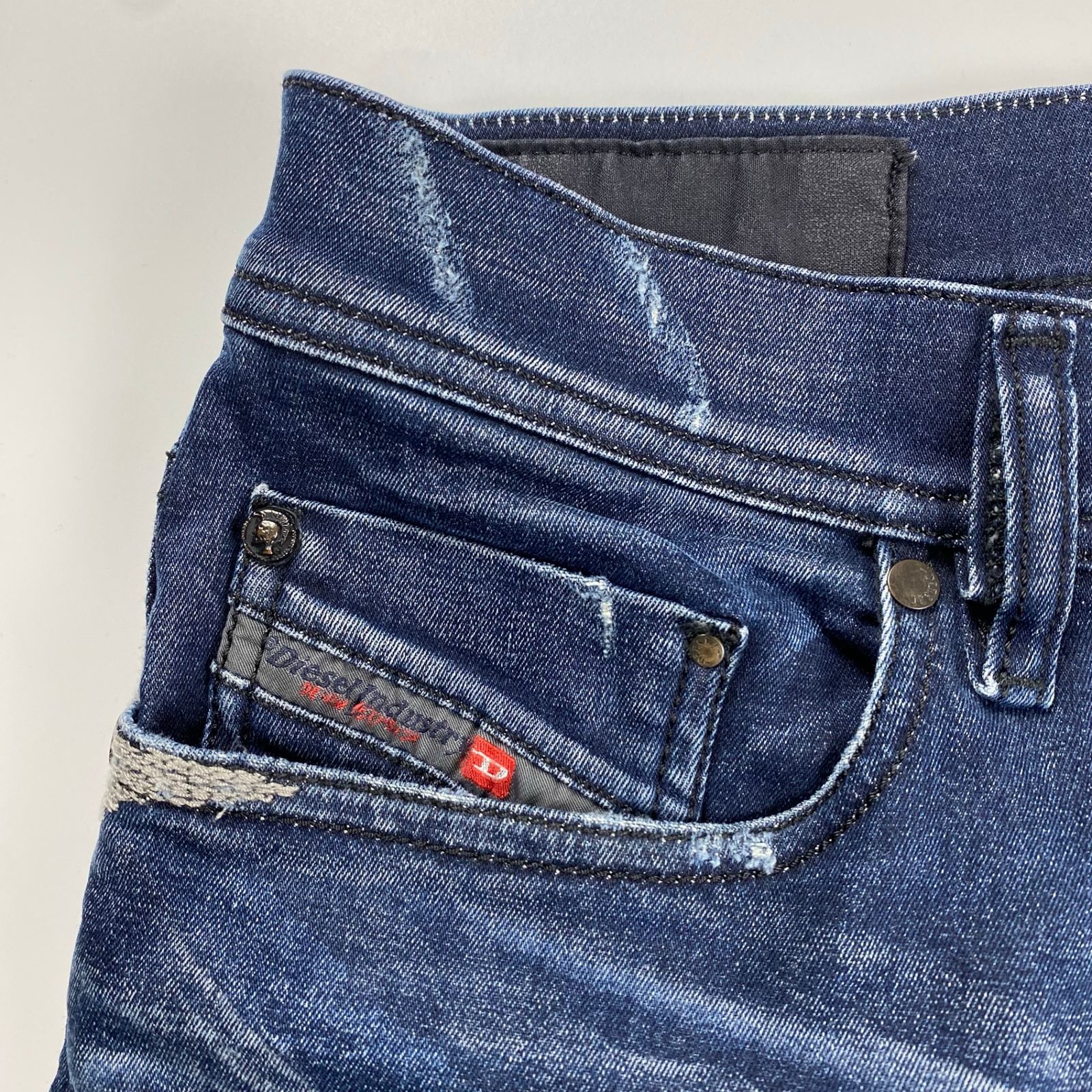ディーゼル ジョグジーンズ TEPPHAR 0838V ダメージ加工 W34 ディーゼル ジョグジーンズ TEPPHAR 0838V ダメージ加工 W34