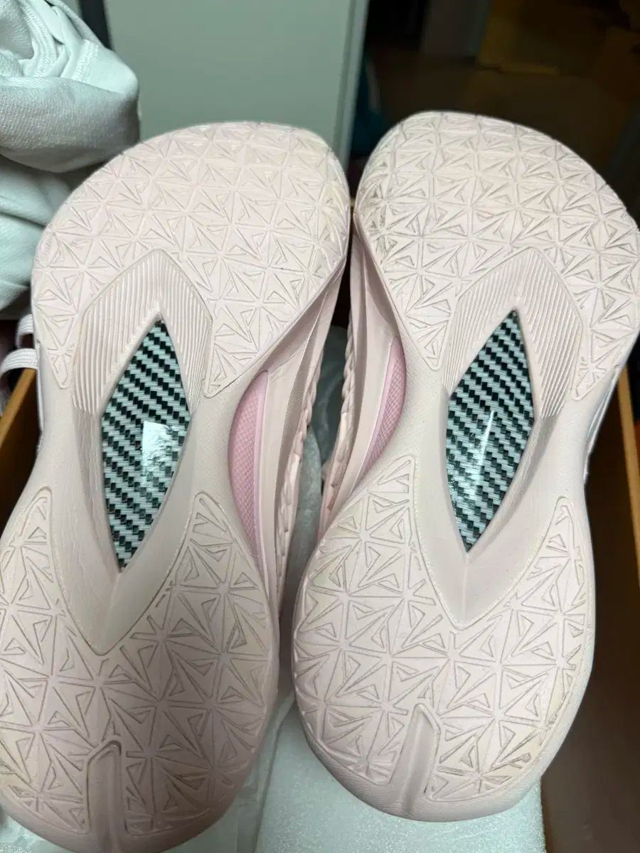 LI NING JB 3 ジミー バトラー 핑크 ブラッサム