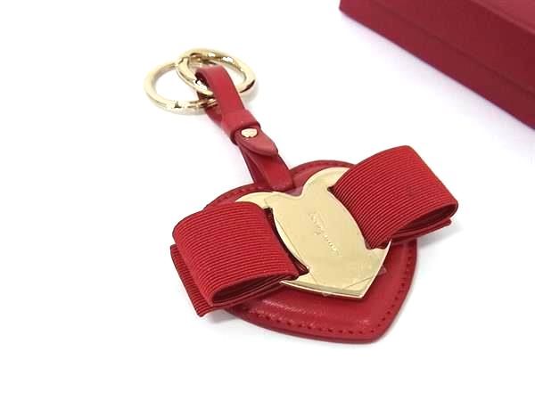 Salvatore Ferragamo フェラガモ ヴァラ リボン レザー キーホルダー キーリング バッグチャーム レッド系 FG6622