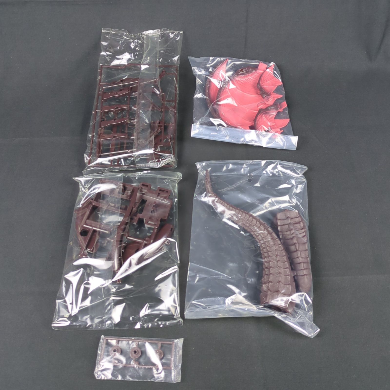 希少品・新品】バンダイ ゴジラVSデストロイア リアルアクション